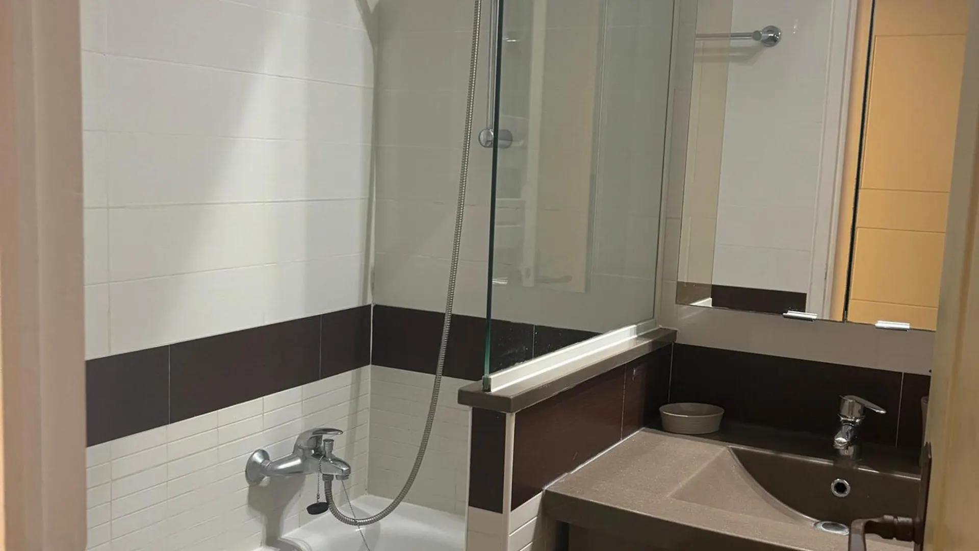 Apartment 2 Pieces Rdj Climatise Avec Acces Piscine, Tennis, Golf Et Plus, Proche Mediterranee Et Massif De L'Esterel - Fr-1-504-685 Saint-Raphael  France