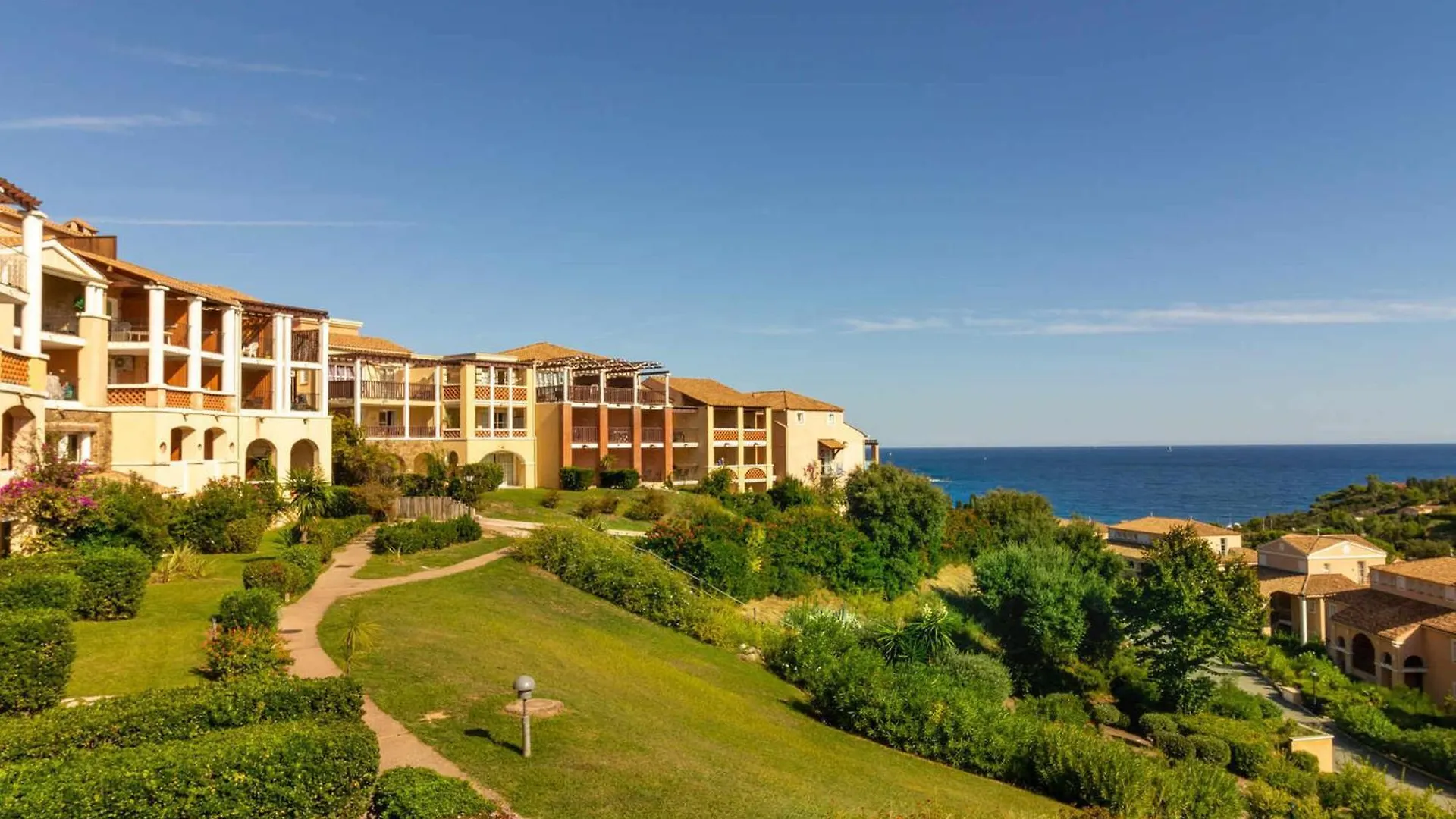 Apartment 2 Pieces Rdj Climatise Avec Acces Piscine, Tennis, Golf Et Plus, Proche Mediterranee Et Massif De L'Esterel - Fr-1-504-685 Saint-Raphael  France